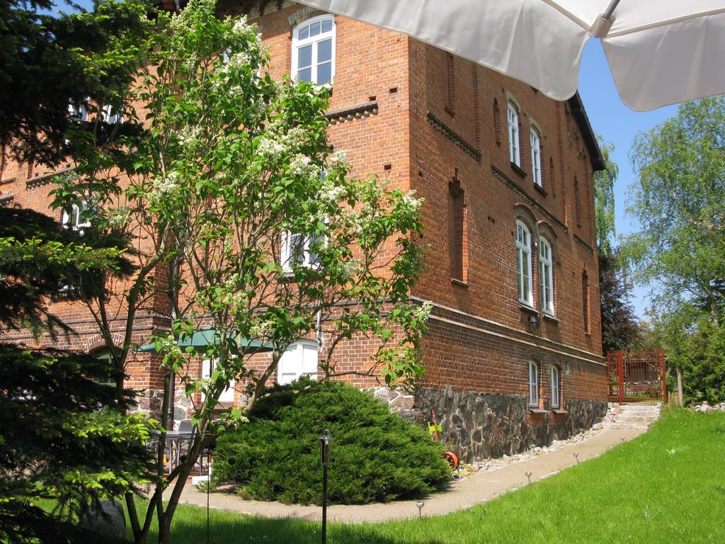 Gutshaus Zietlitz Hotel Dobbin-Linstow Bagian luar foto