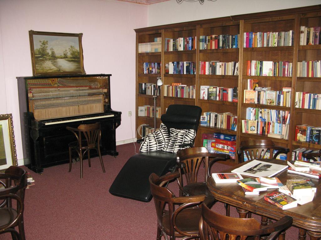 Gutshaus Zietlitz Hotel Dobbin-Linstow Bagian luar foto
